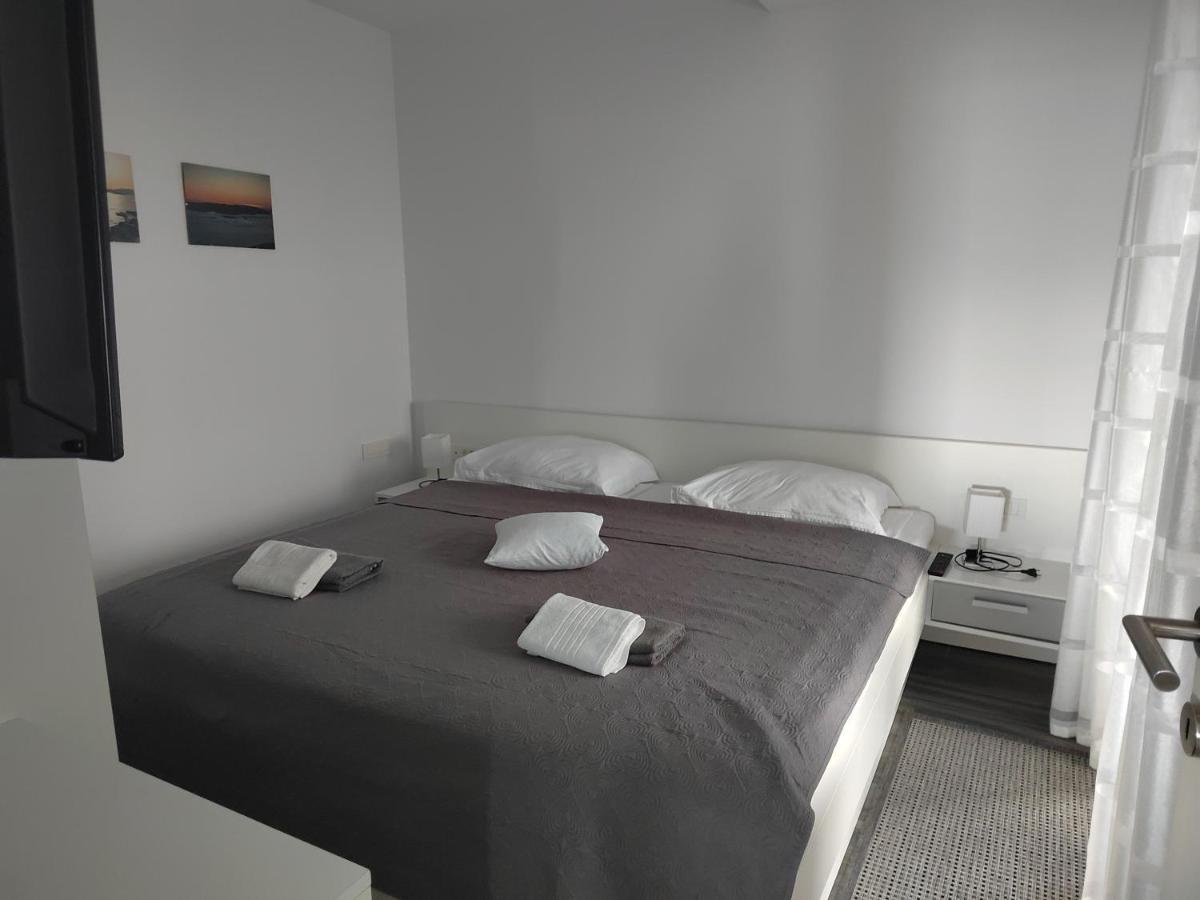 Poseidon Apartman Sreser